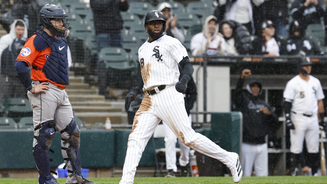 May 4, 2025; Chicago, Illinois, USA; Chicago White Sox center fielder Luis Robert Jr. (88) scores against the Houston Astros during the sixth inning at Rate Field. Mandatory Credit: Kamil Krzaczynski-Imagn Images May 4, 2025; Chicago, Illinois, USA; Chicago White Sox center fielder Luis Robert Jr. (88) scores against the Houston Astros during the sixth inning at Rate Field. Mandatory Credit: Kamil Krzaczynski-Imagn Images