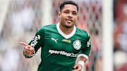 Vitor Roque é o camisa 9 do Palmeiras em 2025