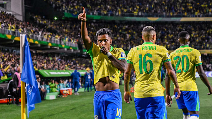 Rodrygo marcou o primeiro gol da partida no Couto Pereira