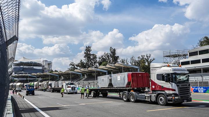 Hoy por la tarde arribó el cargamento de la Fórmula Uno al Autódromo Hermanos Rodriguez Hoy por la tarde arribó el cargamento de la Fórmula Uno al Autódromo Hermanos Rodriguez