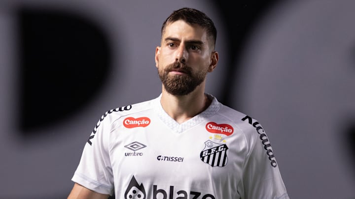 Luan Peres sentiu desconforto muscular e desfalcou o Peixe
