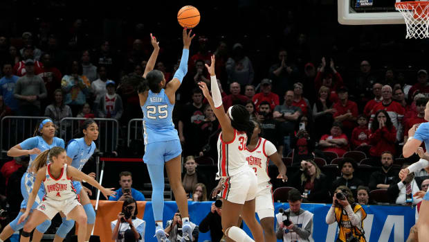 North Carolina Tar Heels guard Deja Kelly makes the shot to tie up the game against Ohio State Buckeyes.