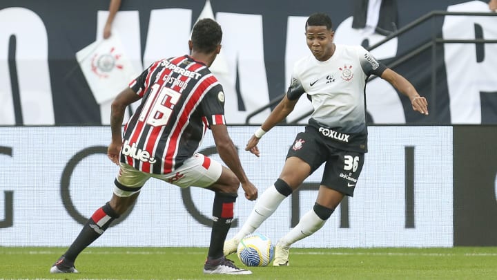 Corinthians e São Paulo empataram por 2 a 2 na Neo Química Arena