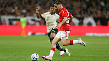 Wesley tem sido um dos jogadores mais importantes do Timão em 20245 Wesley tem sido um dos jogadores mais importantes do Timão em 20245