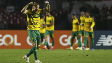 Ex-Juventude e atual artilheiro do Cuiabá, Pitta está fora do jogo