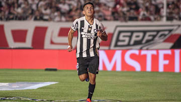 Thiago Almada marcou o gol do Botafogo no Morumbis.