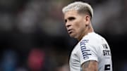 Soteldo tem espaço entre os titulares do Santos