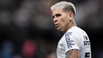 Soteldo tem espaço entre os titulares do Santos