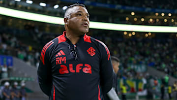 Ele era lateral-esquerdo nos tempos de jogador