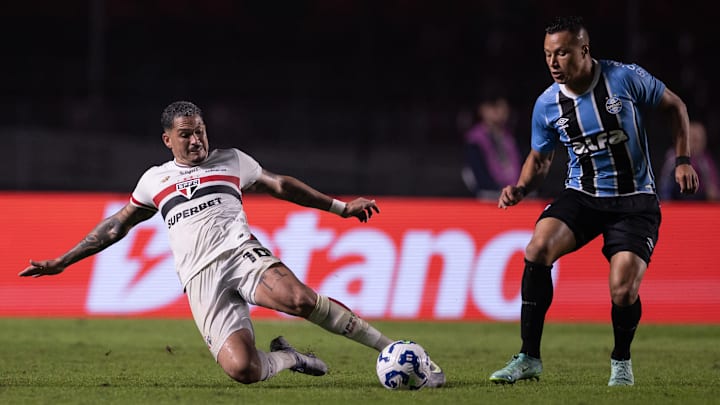 Chance de "lei do ex": Luciano já atuou no Grêmio