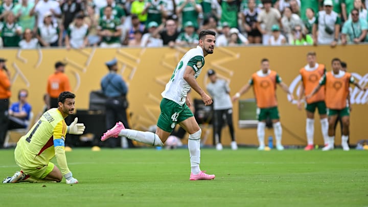 Gol de Flaco López deu tranquilidade ao time brasileiro Gol de Flaco López deu tranquilidade ao time brasileiro
