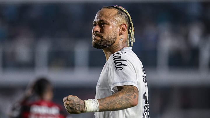 Santos de Neymar défiait Flamengo dans la nuit de mercredi à jeudi. Santos de Neymar défiait Flamengo dans la nuit de mercredi à jeudi.