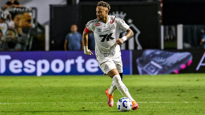 Neymar pode estrear na temporada no San-São do meio da semana Neymar pode estrear na temporada no San-São do meio da semana