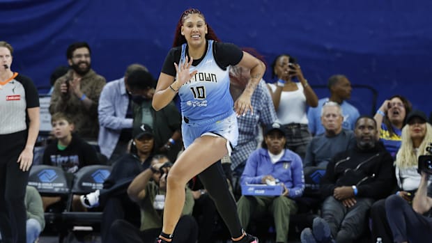 Sept. 3, 2025; Chicago Sky v. Connecticut Sun. Mandatory Credit: Kamil Krzaczynski-Imagn Images