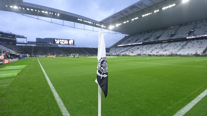 Corinthians bate recorde negativo e endividamento sobe para R$ 2,6 bilhões Corinthians bate recorde negativo e endividamento sobe para R$ 2,6 bilhões