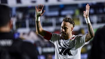 Santos, de Neymar, ainda corre risco de queda