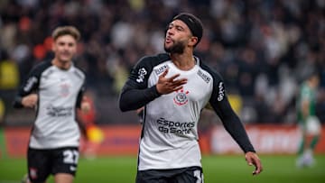 Memphis Depay é um dos trunfos do Corinthians para a partida diante do Fortaleza