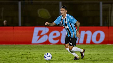 Dodi é titular do meio-campo do Grêmio