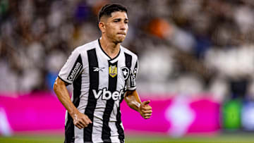 Savarino foi decisivo no clássico contra o Fluminense no Brasileirão