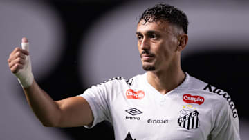 Pituca encerra sua segunda passagem pelo Santos