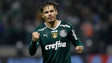 Acontecimentos da rodada acabaram favorecendo um Palmeiras que buscou um empate complicado em Bragança Paulista 