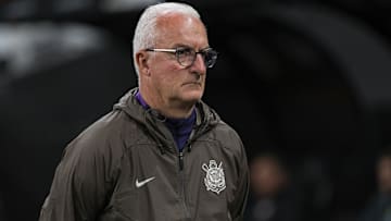 Sem acordo com Santos Laguna, Corinthians não deve fechar com reforços