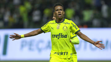 Estêvão vai trocar o Palmeiras pelo Chelsea no ano que vem.