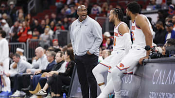 Oct 31, 2025; Chicago, Illinois, USA; New York Knicks head coach Mike Brown talks with guard Jalen Brunson (11) and center Karl-Anthony Towns (32) during the second half of an NBA game against the Chicago Bulls at United Center. Mandatory Credit: Kamil Krzaczynski-Imagn Images