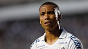 Madson lesou a coxa esquerda durante jogo contra o Atlético-MG. Lateral não estará disponível nos próximos compromissos do Santos.
