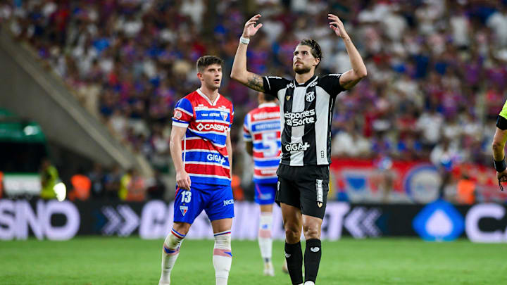 Fortaleza e Ceará se enfrentam no Clássico-Rei do returno Fortaleza e Ceará se enfrentam no Clássico-Rei do returno
