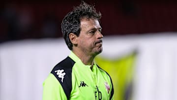 Fernando Diniz não consegue transformar suas ideias em desempenho no Vasco