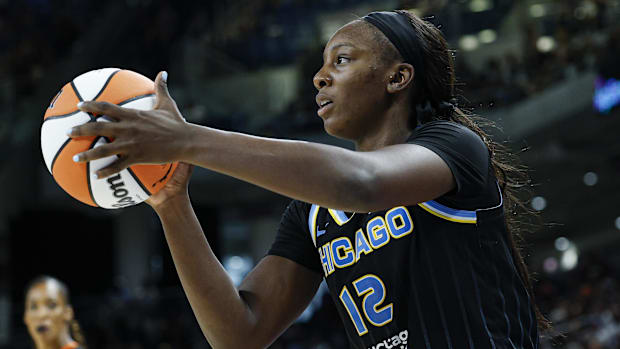 Jul. 12, 2025; Chicago Sky vs. Minnesota Lynx. Mandatory Credit: Kamil Krzaczynski-Imagn Images