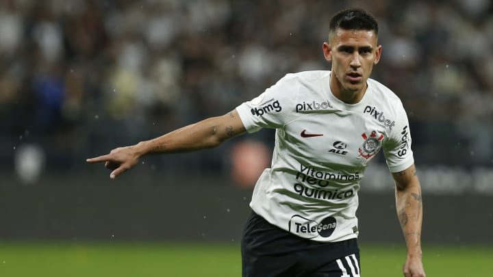 Rojas deixou o Corinthians após apenas 30 jogos.
