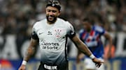 Depay, com dois gols, foi destaque da noite