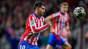 El periodista argentino César Merlo notificó que Tigres tiene negociaciones avanzadas para comprar al delantero argentino Ángel Correa del Atlético Madrid.