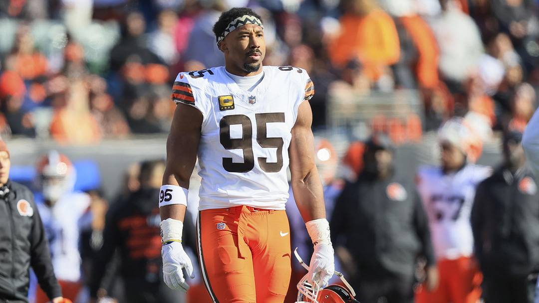 Jan 4, 2026; Cincinnati, Ohio, USA; Cleveland Browns defensive end Myles Garrett (95) walks on the field during the first half against the Cincinnati Bengals at Paycor Stadium. Mandatory Credit: Katie Stratman-Imagn Images Jan 4, 2026; Cincinnati, Ohio, USA; Cleveland Browns defensive end Myles Garrett (95) walks on the field during the first half against the Cincinnati Bengals at Paycor Stadium. Mandatory Credit: Katie Stratman-Imagn Images