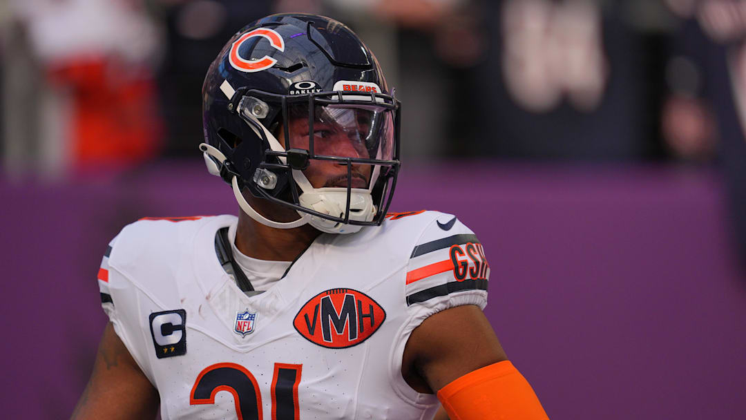 Nov 16, 2025; Minneapolis, Minnesota, USA; Chicago Bears free safety Kevin Byard (31) warms up before a game against the Minnesota Vikings at U.S. Bank Stadium. Mandatory Credit: Brad Rempel-Imagn Images