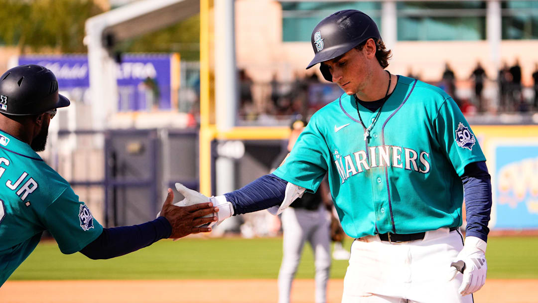 Seattle Mariners shortstop Colt Emerson (85) after a hit against the Chicago White Sox.