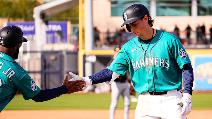 Seattle Mariners shortstop Colt Emerson (85) after a hit against the Chicago White Sox.