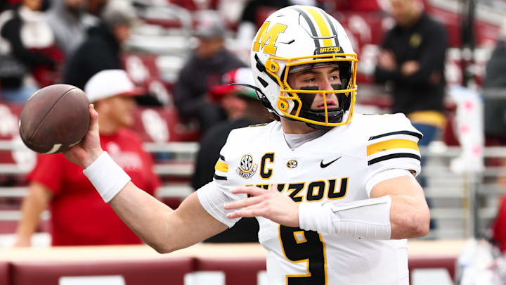 Missouri Tigers quarterback Beau Pribula (9)