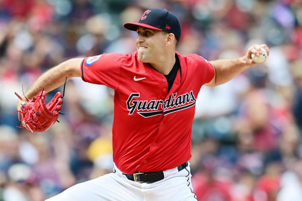 Matthew Boyd throws a pitch