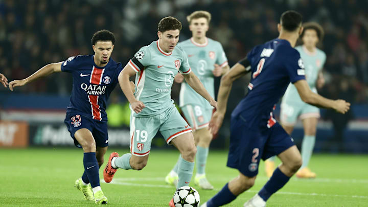 PSG e Atlético de Madrid fazem confronto pelo Grupo B neste domingo (15) PSG e Atlético de Madrid fazem confronto pelo Grupo B neste domingo (15)
