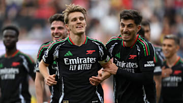 Southampton FC v Arsenal FC - Premier League