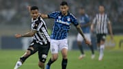 Cuca diz que Allan “está jogando muita bola” e revela que ligou para Tite para elogiar o volante