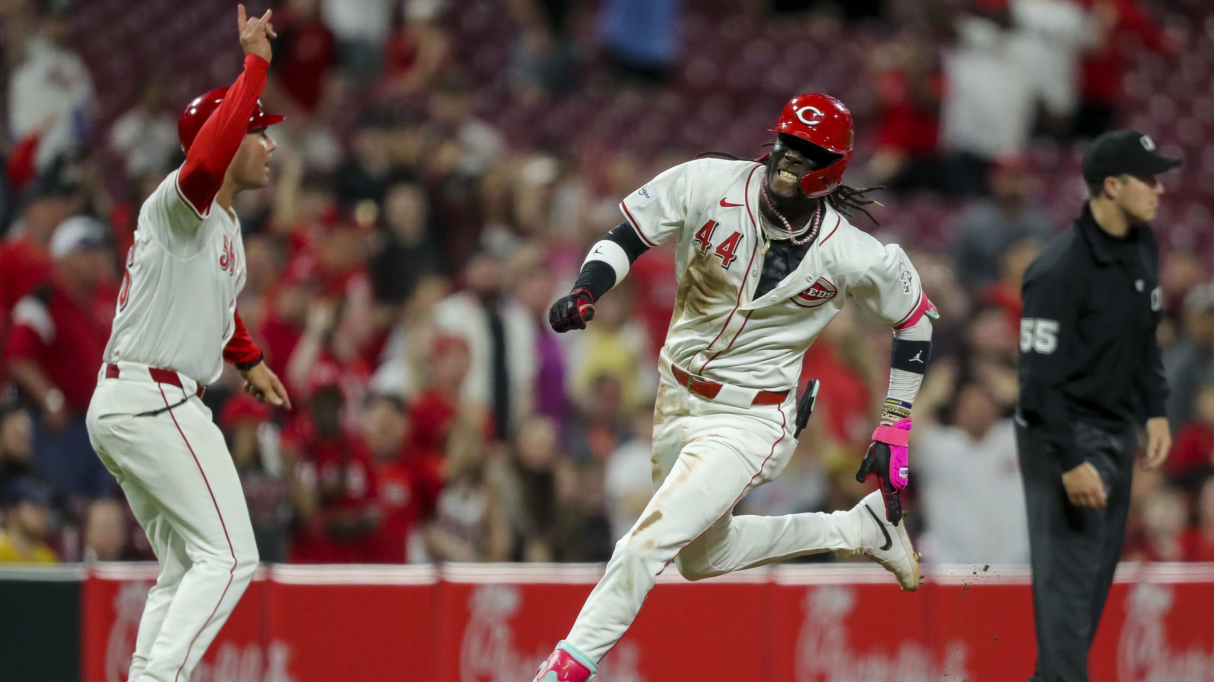 Reds shortstop Elly De La Cruz wowed MLB fans with his blazing speed while hitting an inside-the-park home run. 