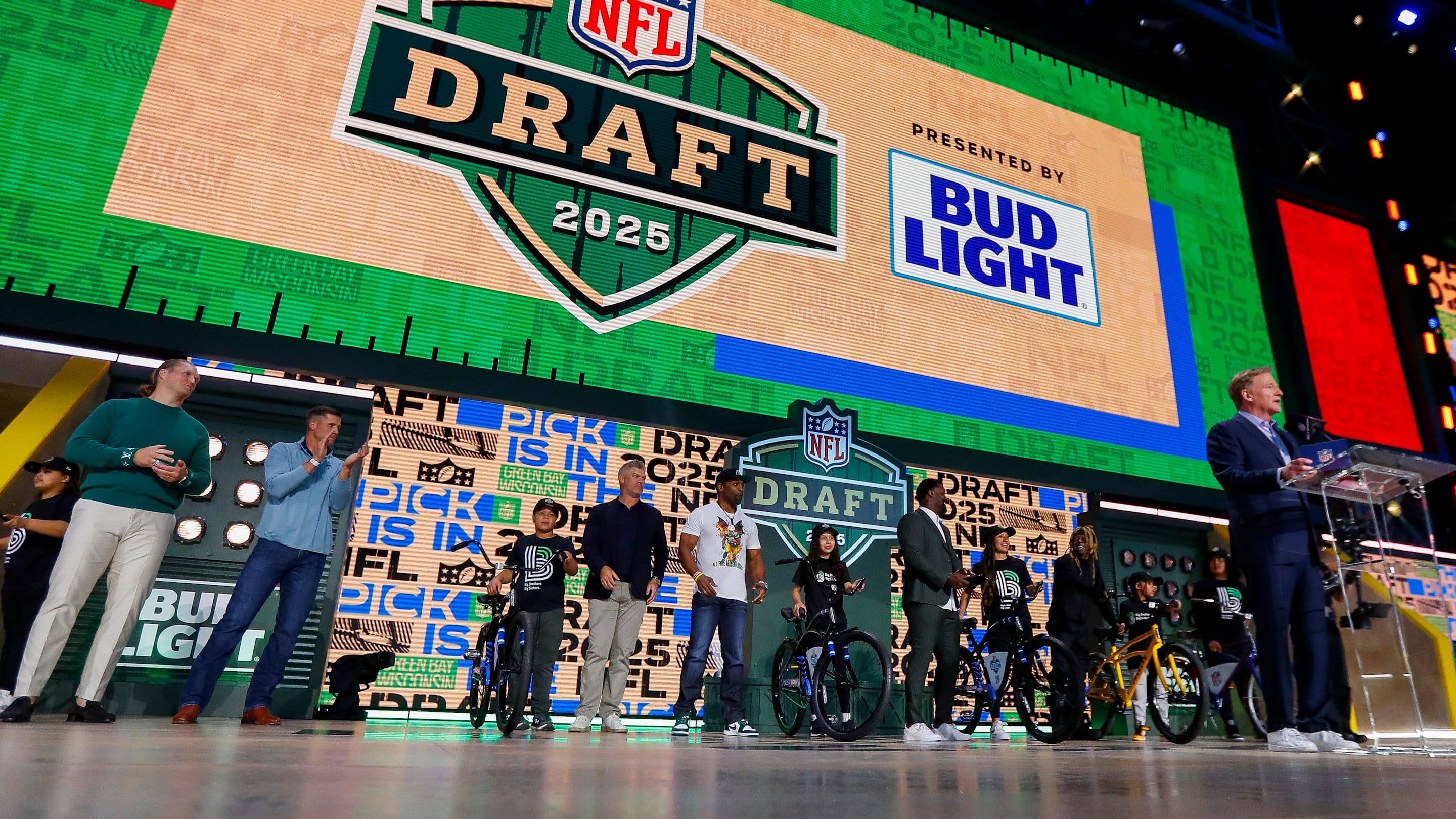 Anonymous NFL executive calls out 'bully' Roger Goodell despite league's success