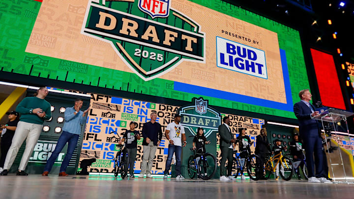 NFL Commissioner Roger Goodell and Green Bay Packers alumni welcome fans to the 2025 NFL Draft at Lambeau Field
