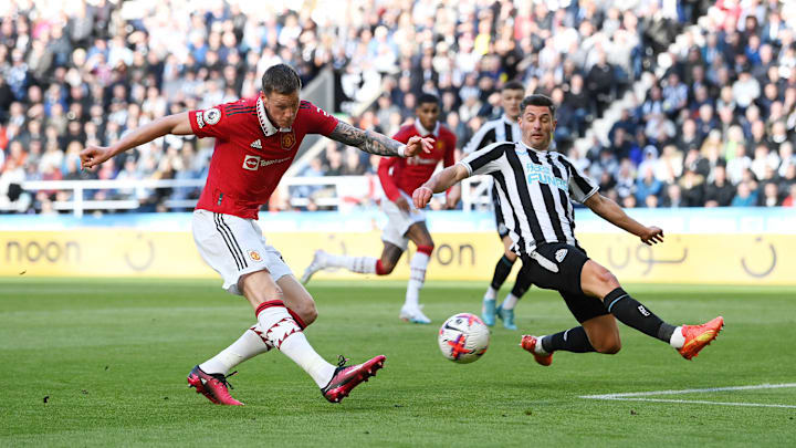 Newcastle United v Manchester United - Premier League