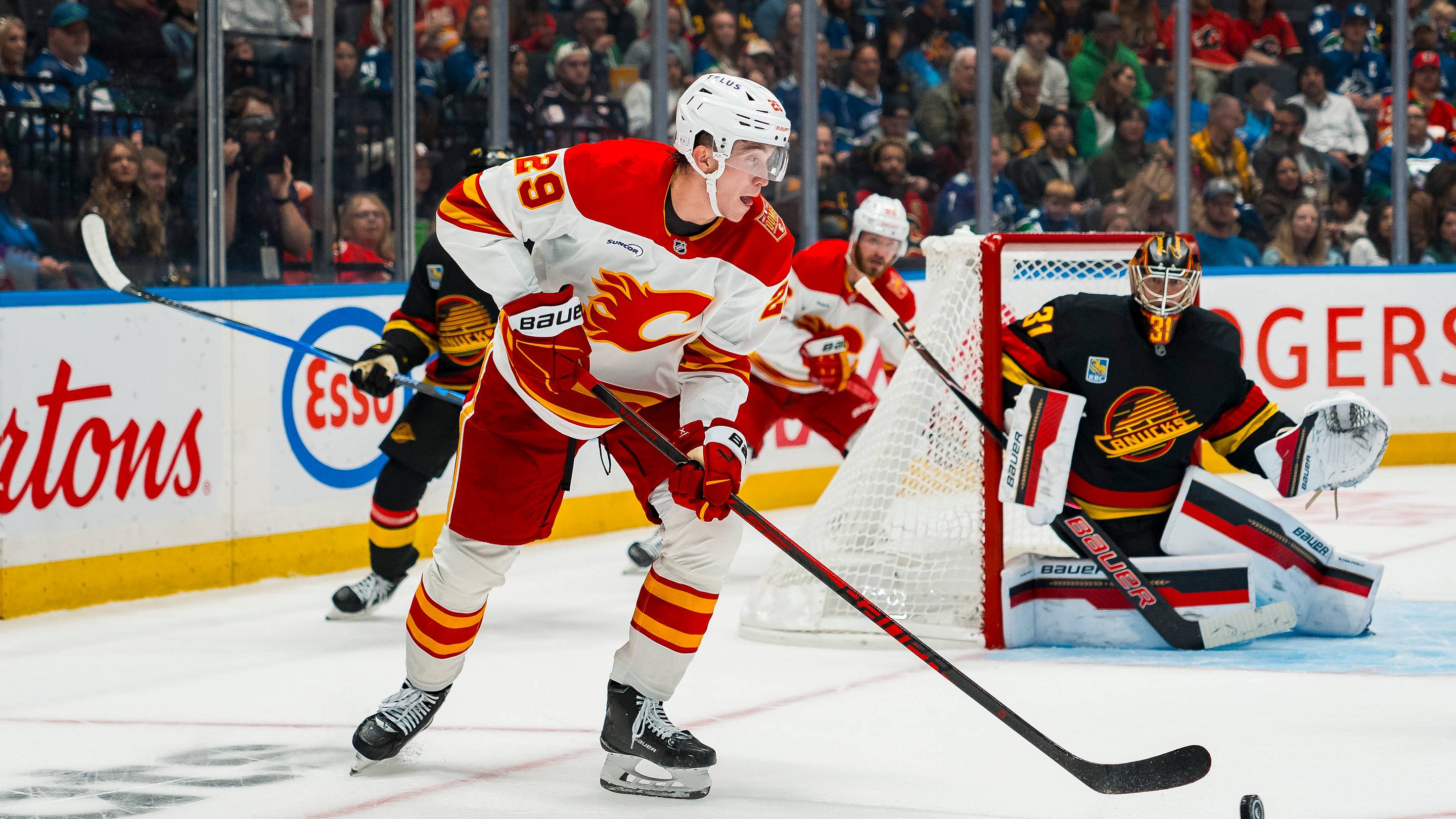 Ryan Huska Addresses the Injury Status of Emerging Calgary Flames Forward Samuel Honzek