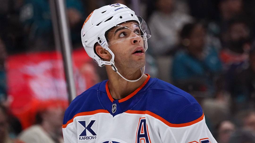 Apr 8, 2026; San Jose, California, USA;  Edmonton Oilers defenseman Darnell Nurse (25) looks up at the scoreboard during a break in the action against the San Jose Sharks during the second period at SAP Center at San Jose. Mandatory Credit: David Gonzales-Imagn Images